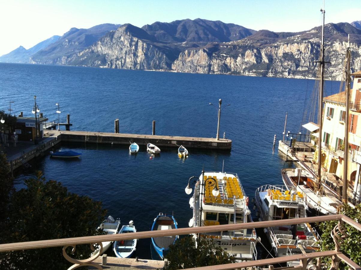 Charmante Apartament Lake Front Malcesine Buitenkant foto