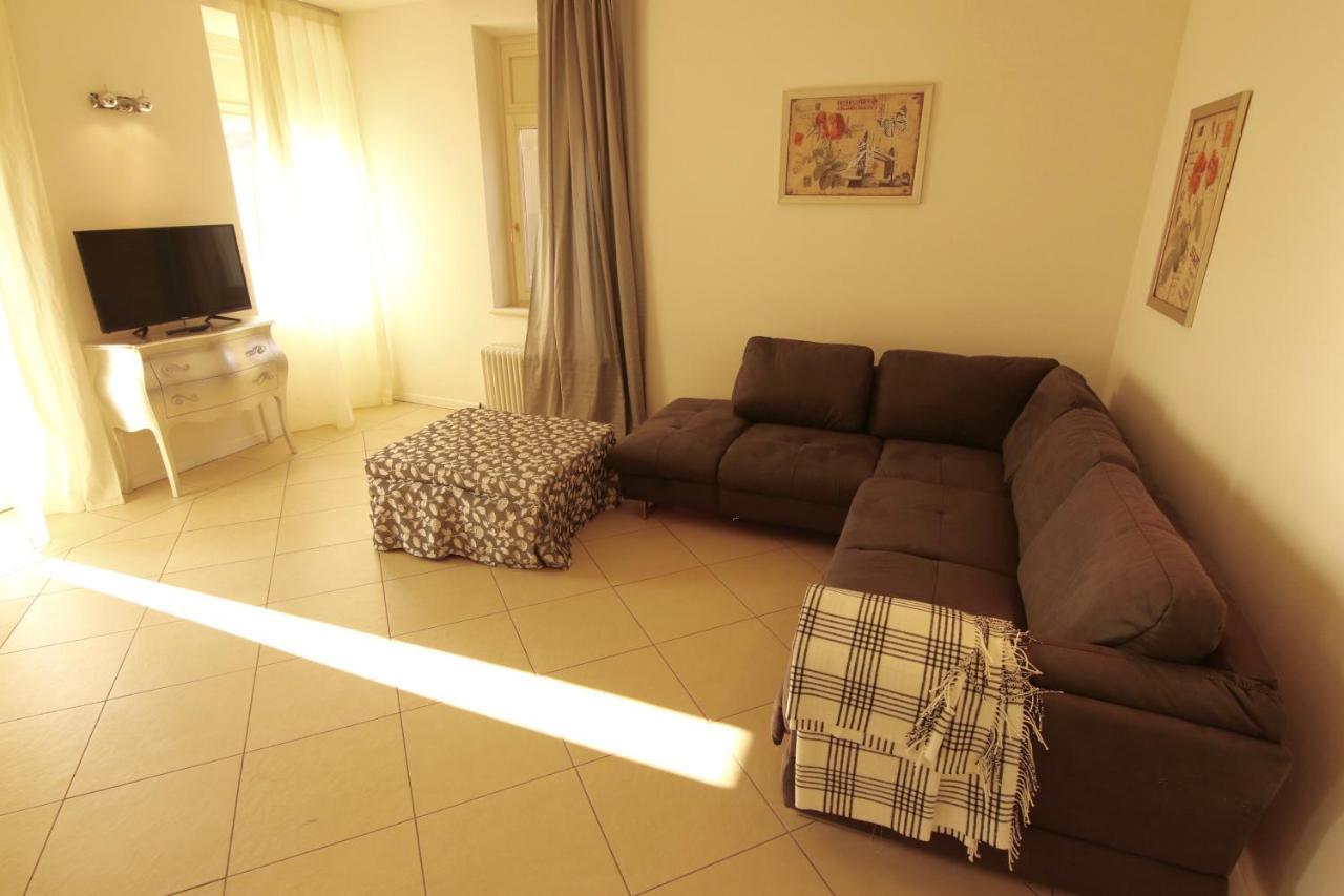 Charmante Apartament Lake Front Malcesine Buitenkant foto