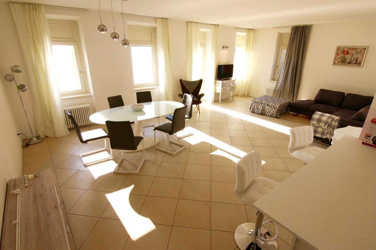 Charmante Apartament Lake Front Malcesine Buitenkant foto