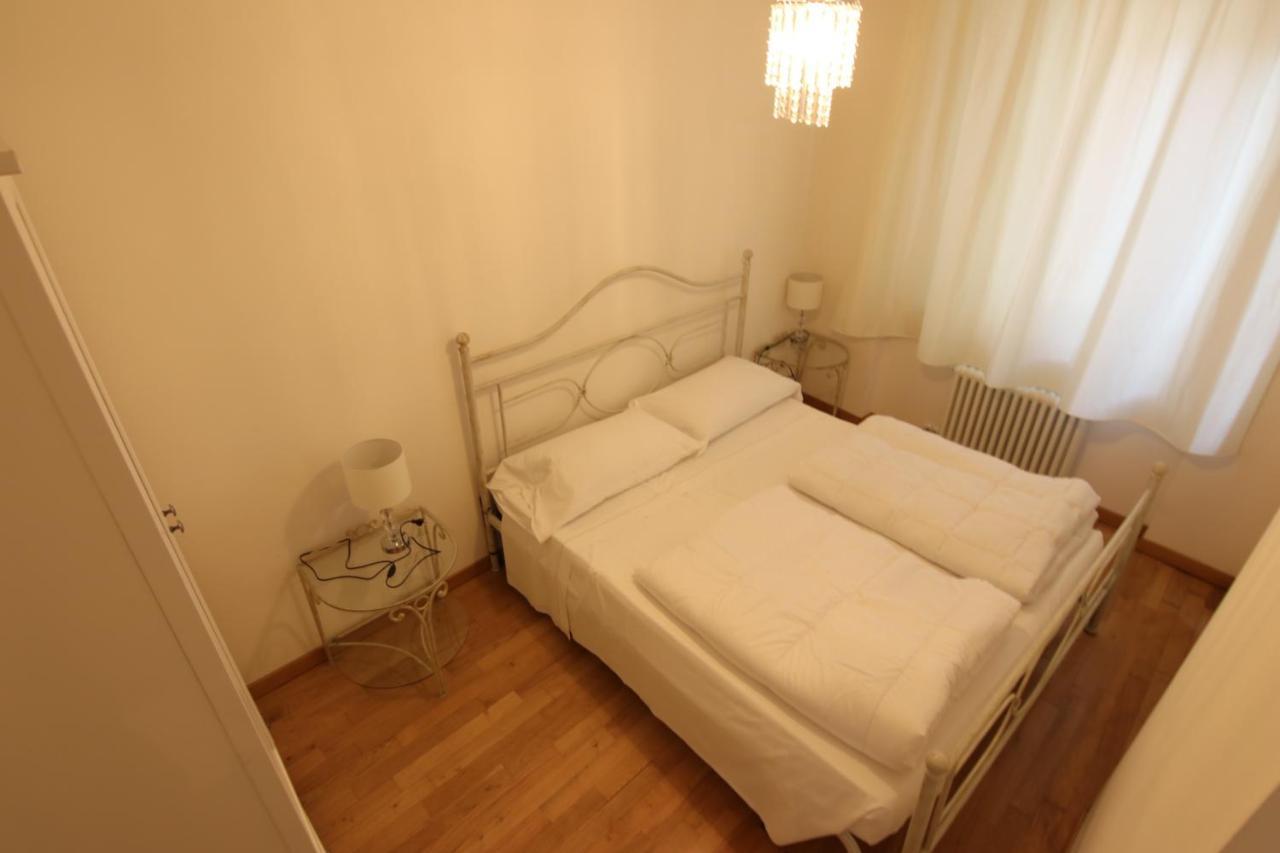 Charmante Apartament Lake Front Malcesine Buitenkant foto