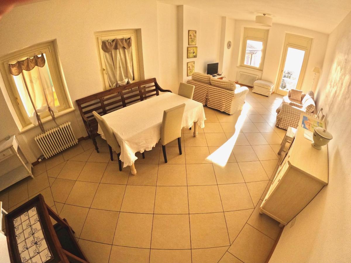 Charmante Apartament Lake Front Malcesine Buitenkant foto