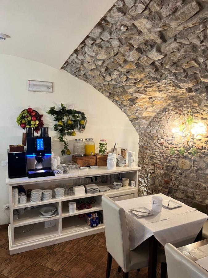 Charmante Apartament Lake Front Malcesine Buitenkant foto