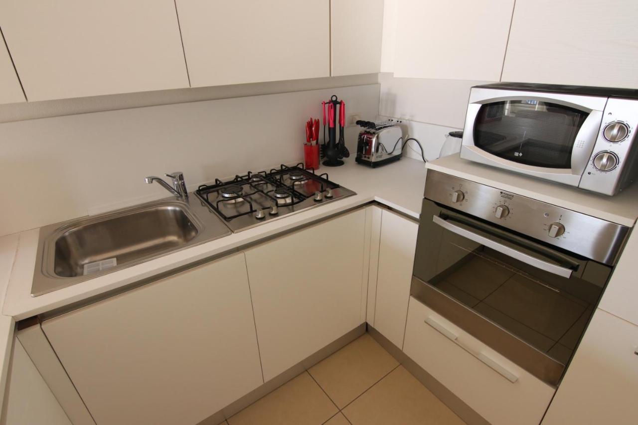 Charmante Apartament Lake Front Malcesine Buitenkant foto